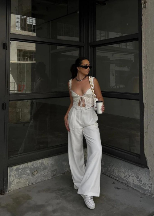 PAULINA TOP: Eleganz trifft auf Verspieltheit