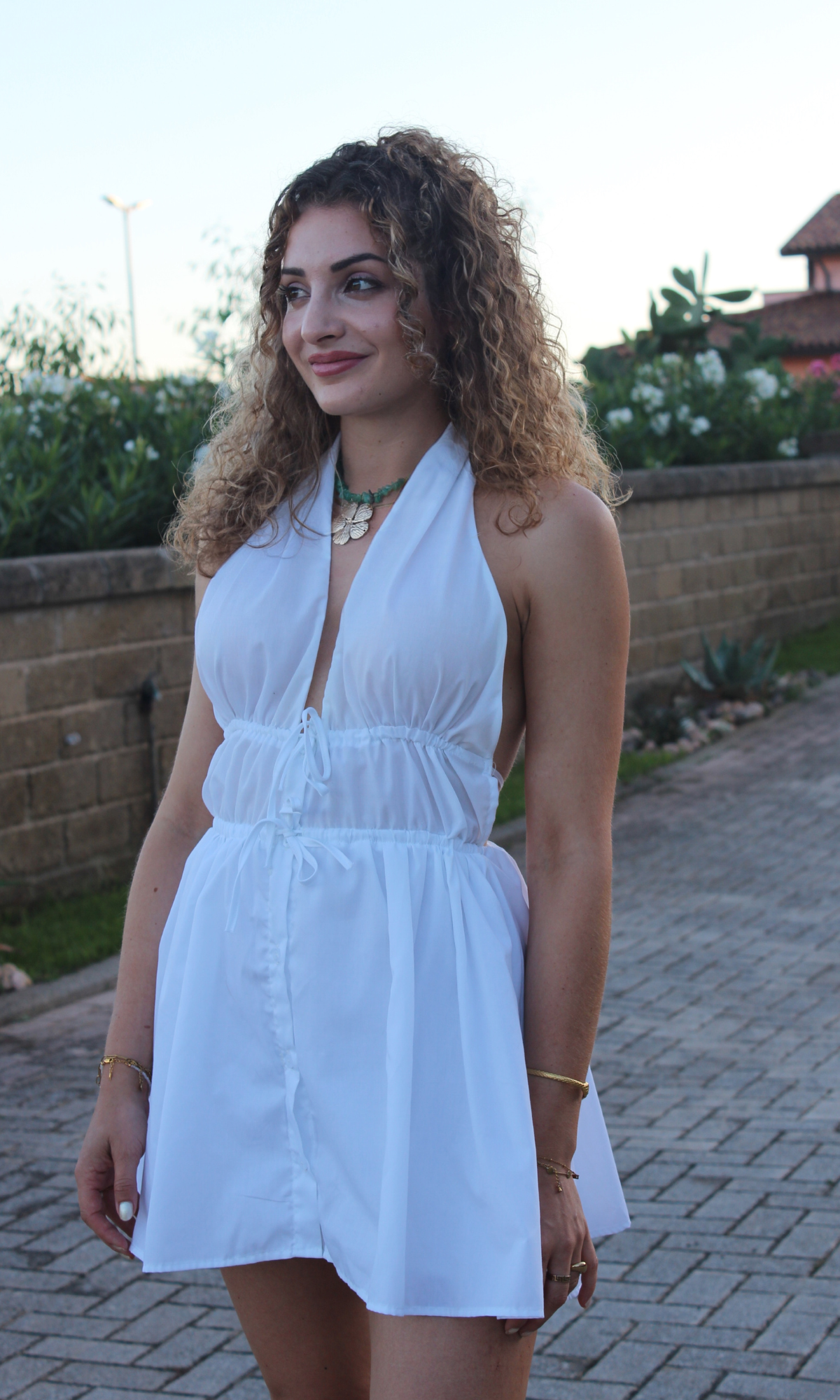 MARYLIN Kleid - Rückenfreies Mini-Kleid