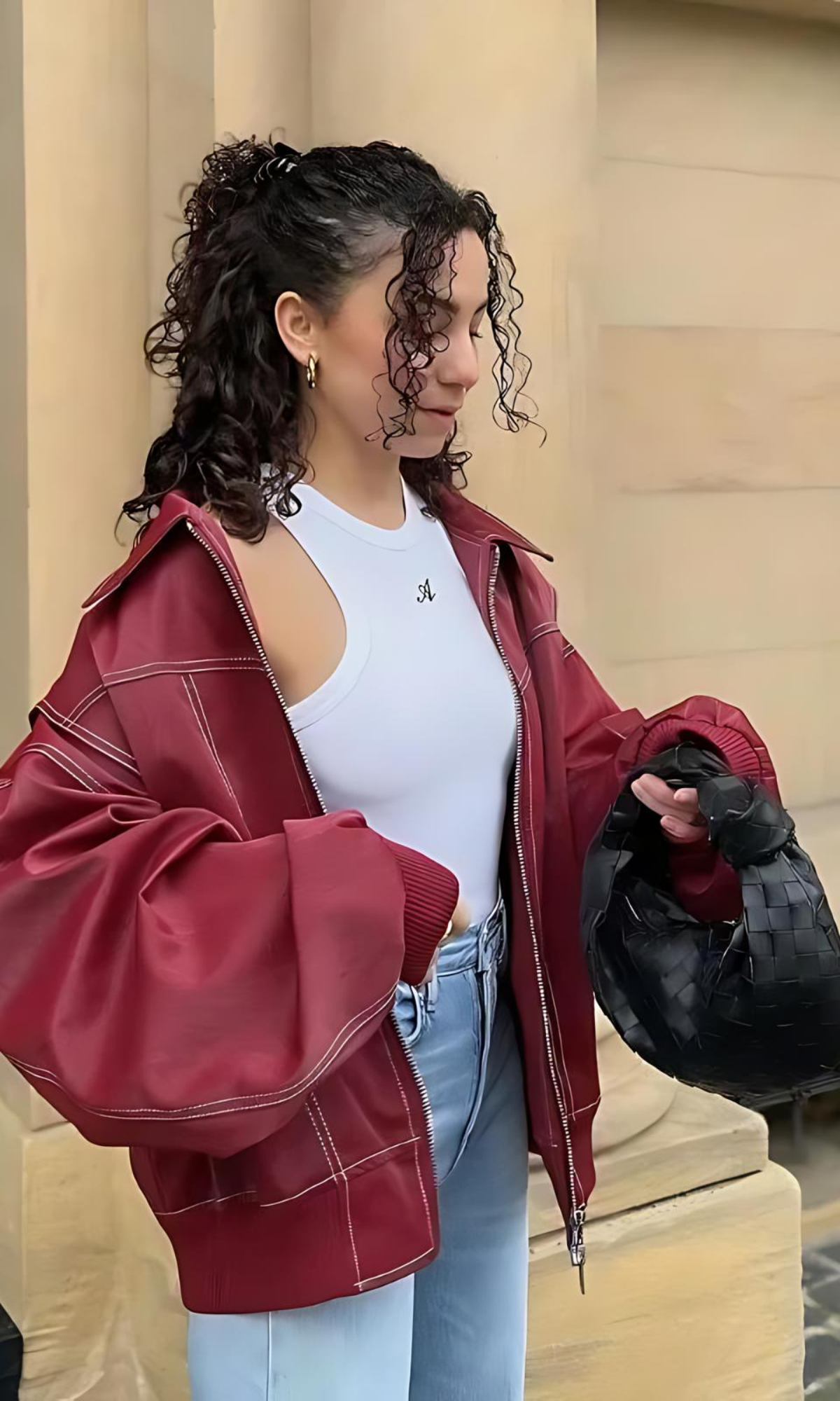 JACKY Jacke aus veganem Leder in Rot – Oversized Fit